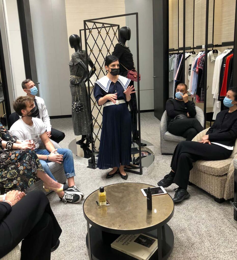 business etiquette retail chanel italia